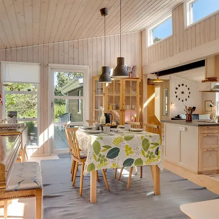 Eroll - 1-8km From The Sea By Interhome Feriehus